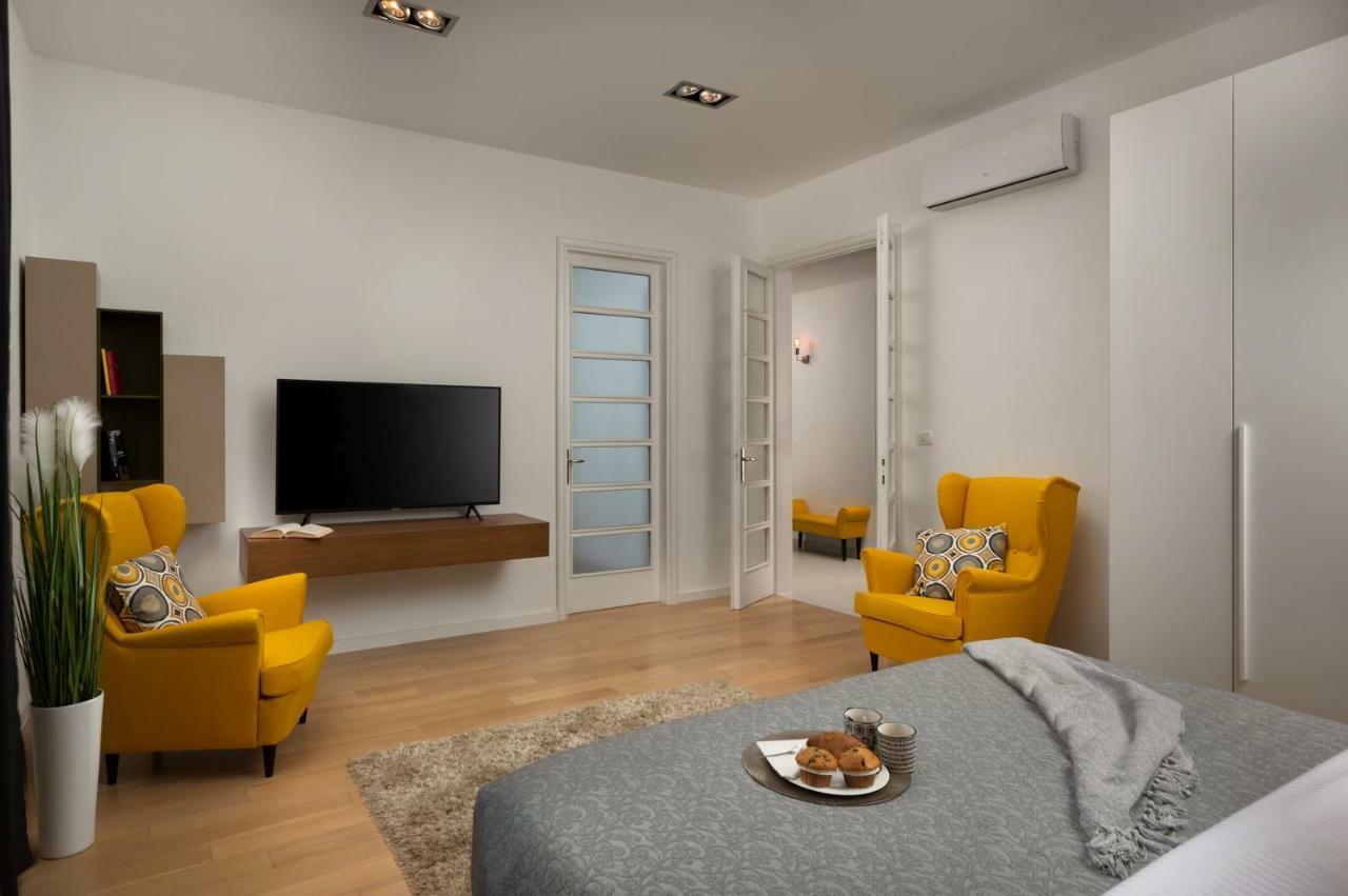 Carducci Apartment - Center Pula Buitenkant foto